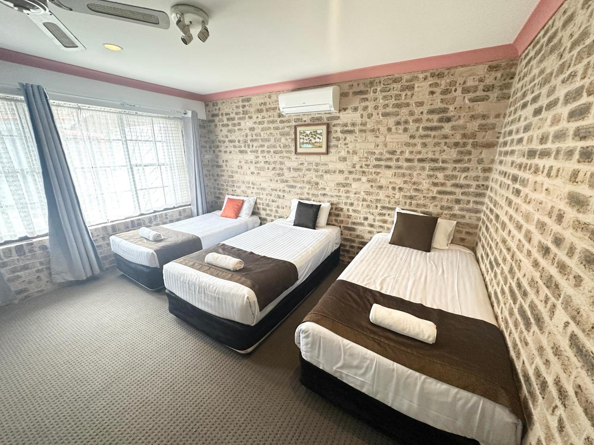 Motel Sir Francis Drake Heatherbrae Zewnętrze zdjęcie